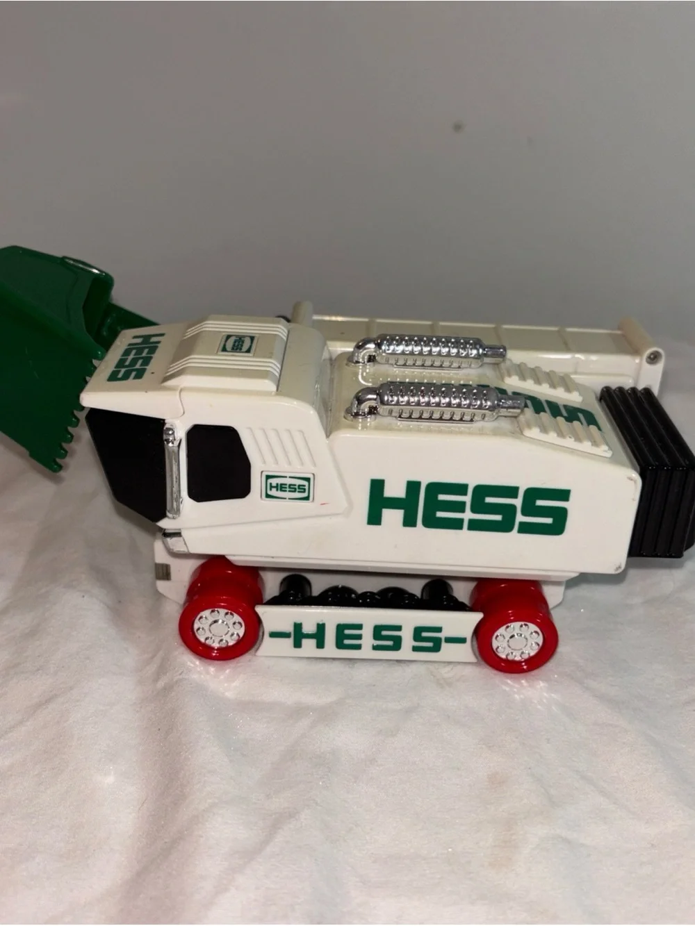 Hess 2017 Toy Excavator White and Green Kids Toy Bulldozer